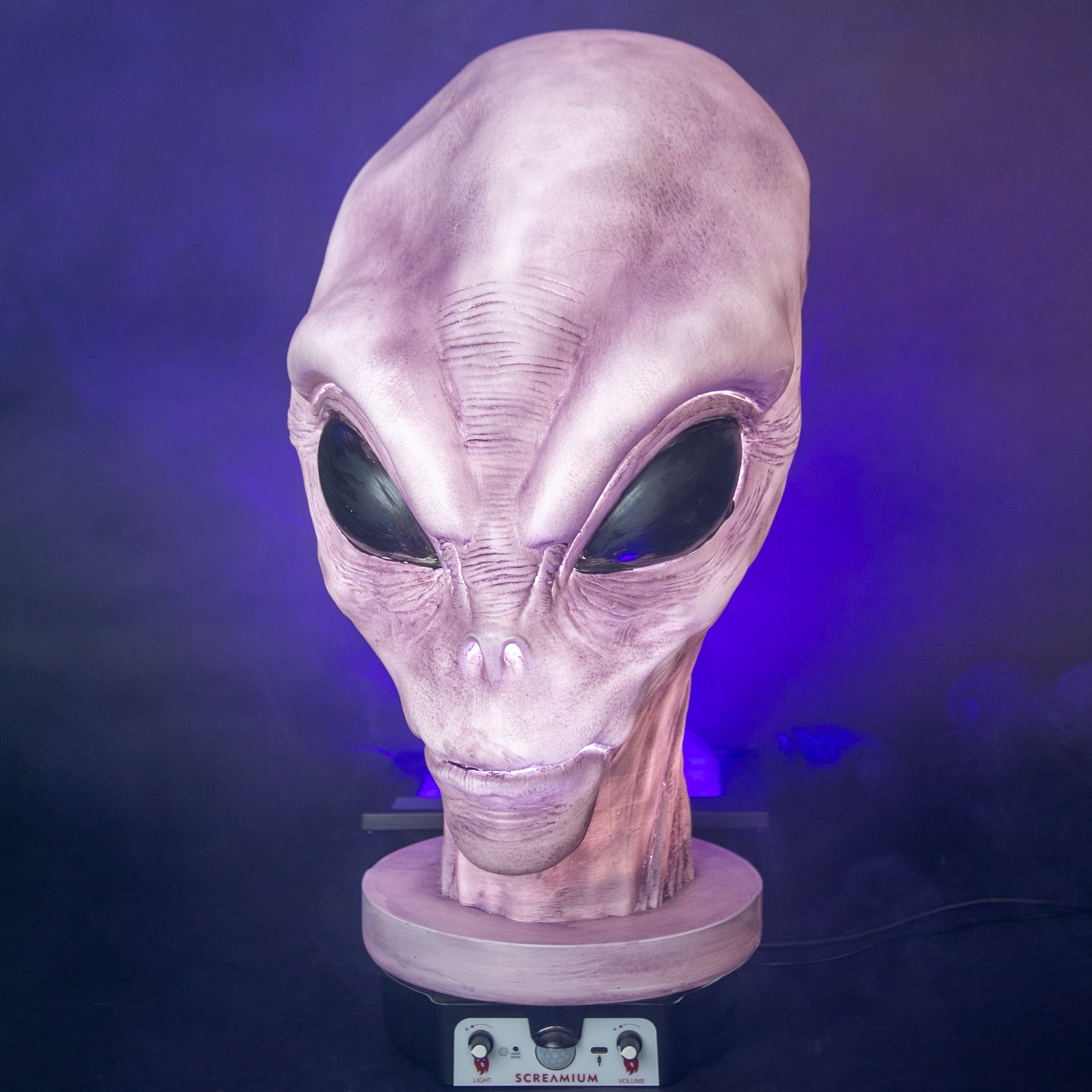 Alien Bust Halloween Decoration top